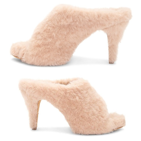 KHAITE Shoes - KHAITE Marion Shearling Sandals Blush Pink EU 39 Fuzzy Sherpa Slide Mules NWOT